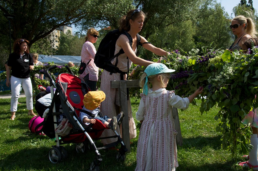 20130621-11-24-38.jpg - Midsommar i Huddinge