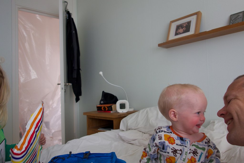 20130526-06-58-22.jpg - Renoveringsplast i bakgrunden