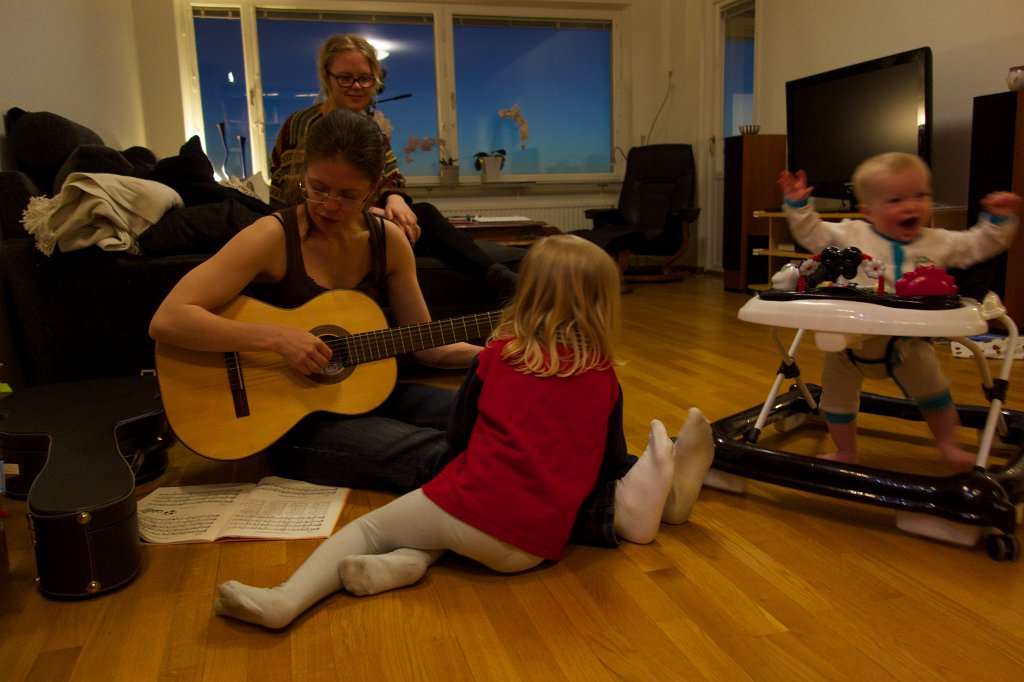 20130324-20-18-01.jpg - Delar av publiken är entusiastisk