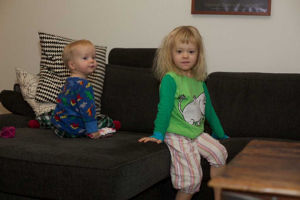 20131209-07-50-09.jpg - Klart man fixar syrrans hår