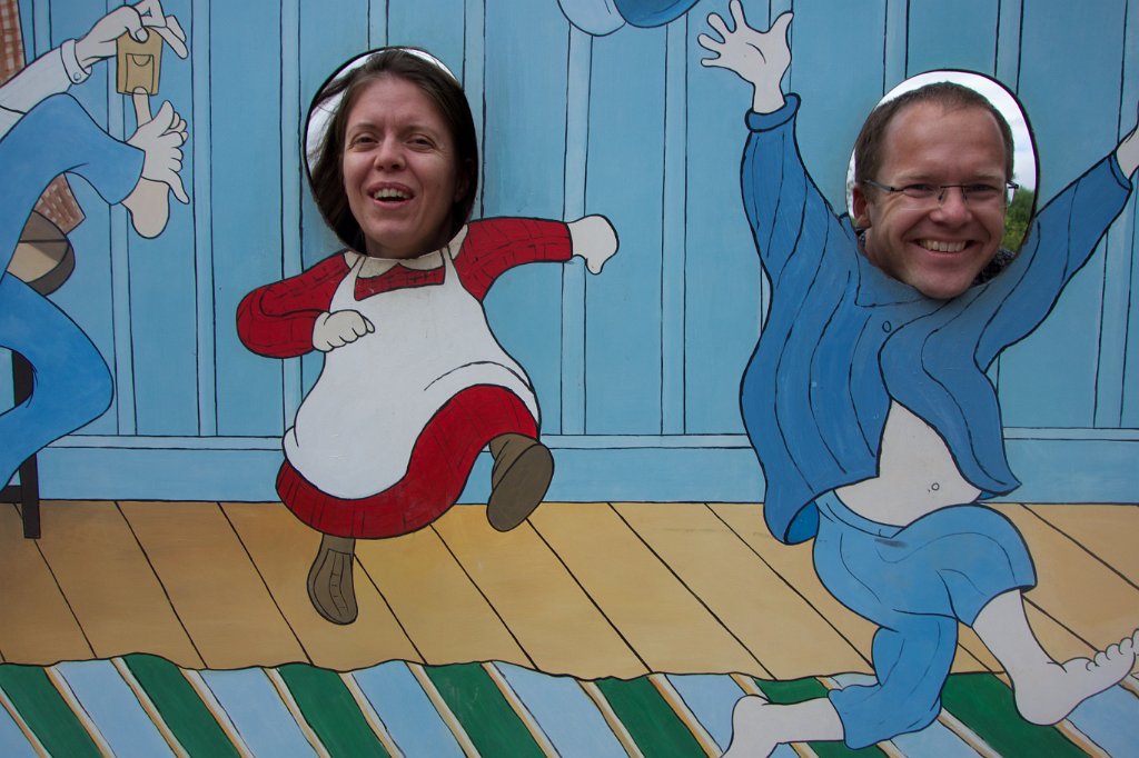 20140607-17-37-07.jpg - Nina fotar pappa och mamma