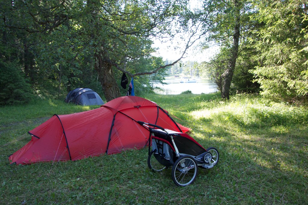 20140704-17-37-38.jpg - Tältplats på Gällnö