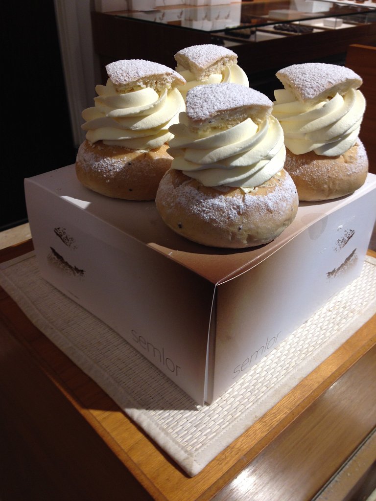 20140202-11-58-45.jpg - Semlor från Lux